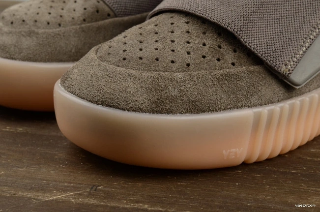 Yeezy Light 750 Boost BY2456 adidas Brown 1204